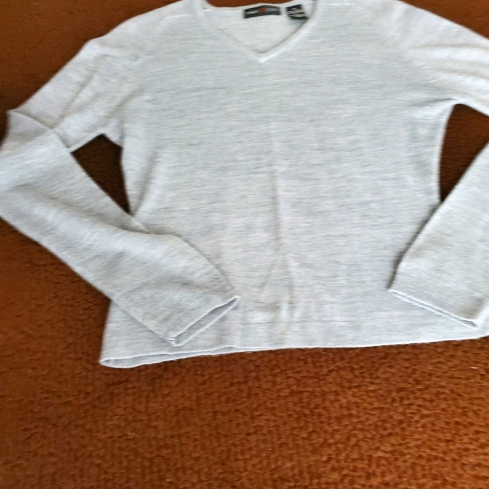 V neck lightweight sweater front Jamie Scott